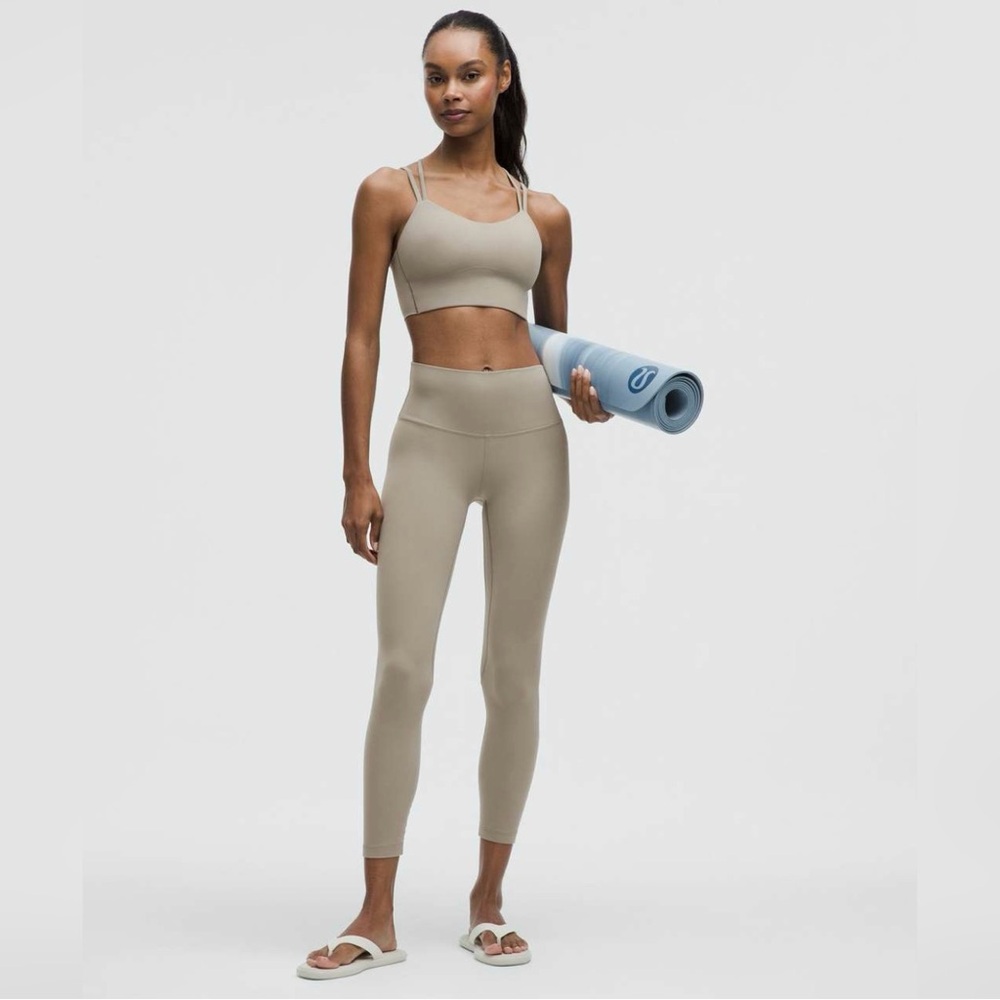 NWOT Lululemon Align High-Rise Pant 25"
Warm Ash Grey Size 4